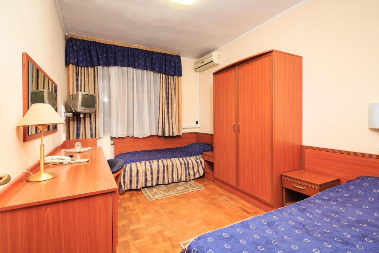 Zhayvir Hotel Kyiv Exterior photo