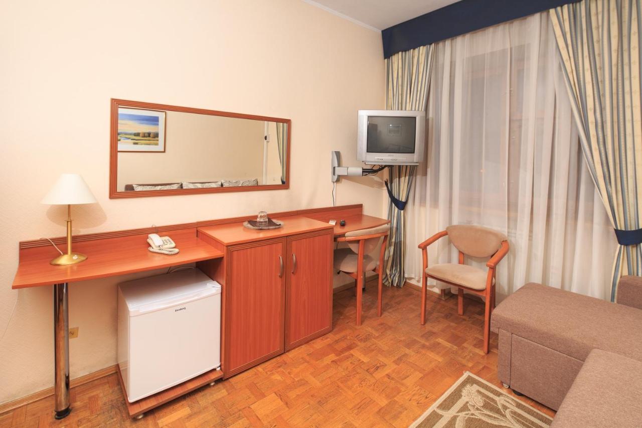 Zhayvir Hotel Kyiv Exterior photo